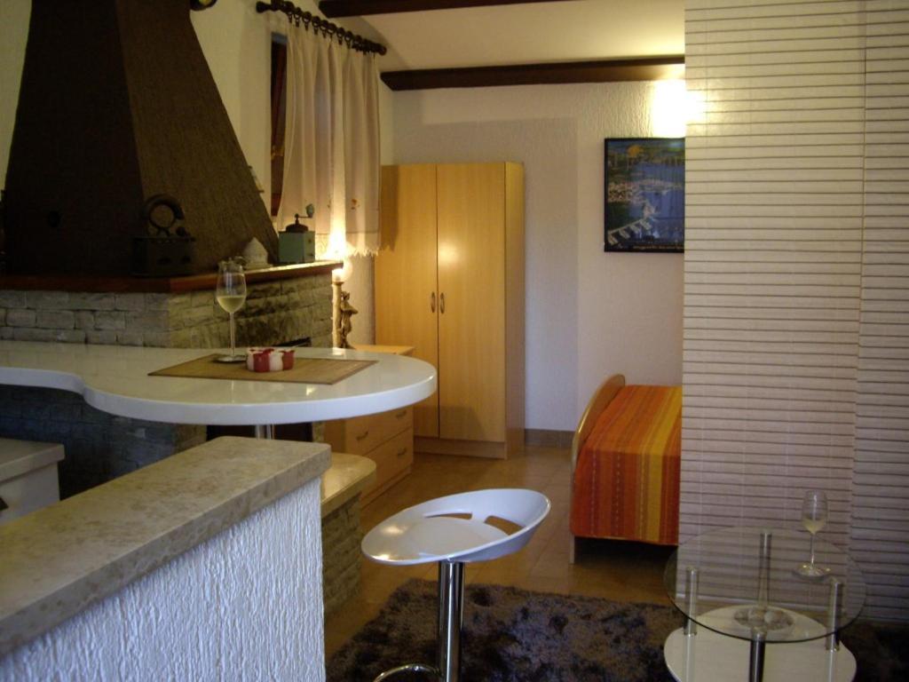 Adria Apartments Пула Экстерьер фото