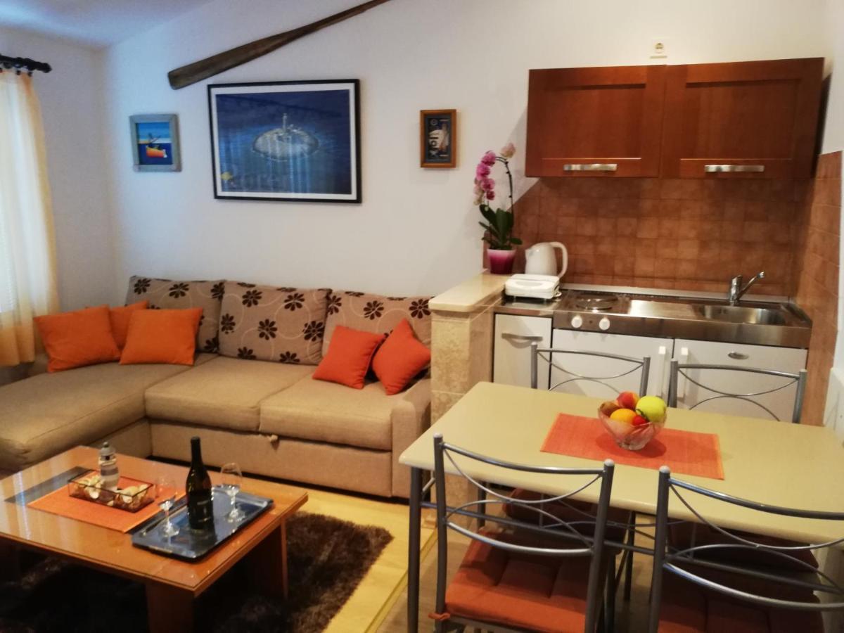 Adria Apartments Пула Экстерьер фото